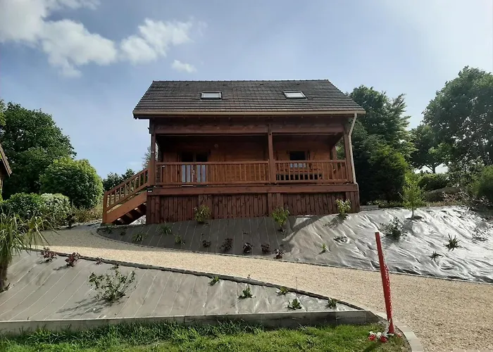 Superbe Chalet Site Paisible Avec Piscine Chauffee