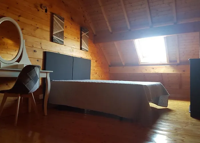Superbe Chalet Site Paisible Avec Piscine Chauffee